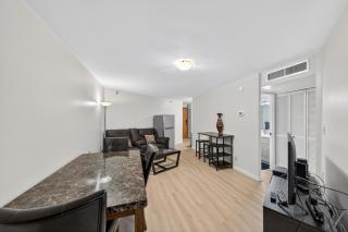 Chic DT Honolulu Executive Condo condo - 3