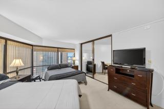 Chic DT Honolulu Executive Condo condo - 9