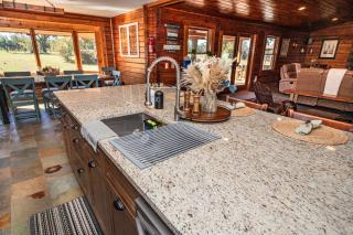 Beautiful Log Home 5mi from Suwanee Music Park - 5