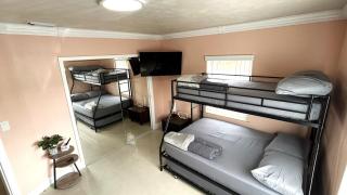 Little Havana Heartbeat Home-pool & fun - 8