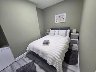 Room 1 Shared house 5 min from Sefton Park - 0