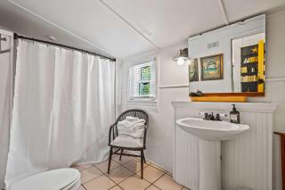 Old Carrabelle Hotel Regatta Room - 8