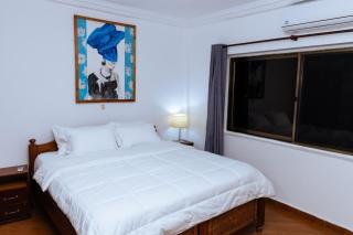 LUXOR GARDEN, Free Pool & Gym, 10mins from Airport, 24-7 Security, Backup Power - 8