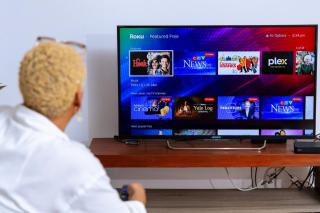 LUXOR GARDEN, Free Pool & Gym, 10mins from Airport, 24-7 Security, Backup Power - 1