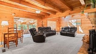 Twin Creeks Lodge by AvantStay 33 Acre Retreat - 7