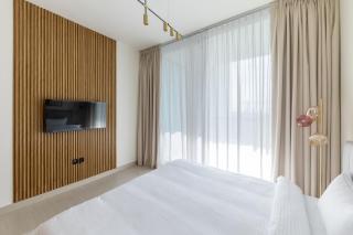 Modern 1BR Apartment with City View - 4