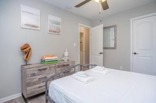 Hillside Cove - Plank Suite Sleeps 4 - 3