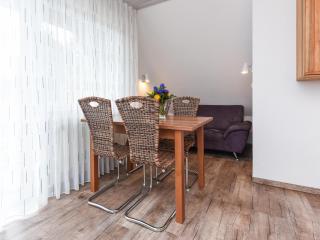 Gemuetliche Ferienwohnung mit Balkon in Bensersiel - 1