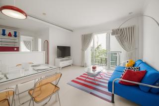 Unique Pop Art Decor 1 Bedroom Apartment - Garden, Pool & Beach Retreat - 7