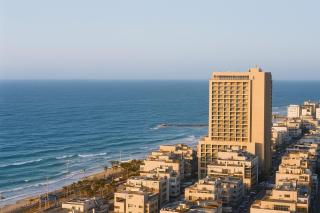 חדר על הים בבת ים - 1