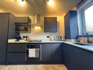 Gorgeously Designed 2BD Flat Heart of East London - 9