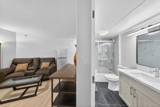 Chic DT Honolulu Executive Condo condo - 1