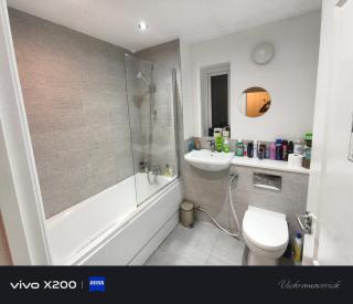 Free Car Park and walk to COOP, Etihad , Piccadilly,Free Snacks - 4