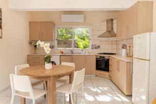 2 bedroom house near the beach - 3