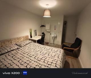 Free Car Park and walk to COOP, Etihad , Piccadilly,Free Snacks - 0