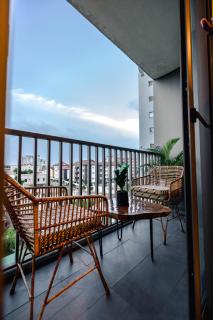 Luxury 2-Bed Apt with Rooftop Pool-Loxwood - 8
