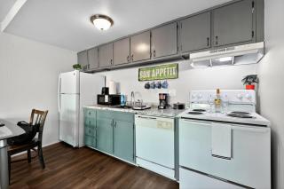 Game Day Ready Walk to Big House, U-M Campus & UM Hospital - 7