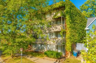 Game Day Ready Walk to Big House, U-M Campus & UM Hospital - Ann Arbor - 8