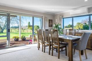 The Pond House by Homello Spacious Country Retreat with Pool & Pond - 5