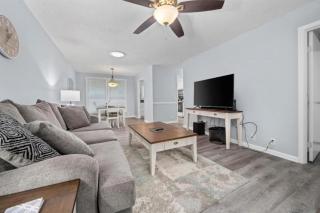 Luxury Living On Macotera Place - 2