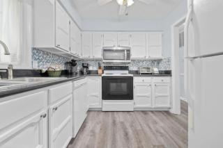 Luxury Living On Macotera Place - 8