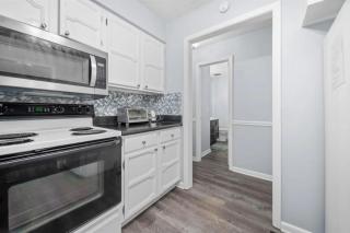 Luxury Living On Macotera Place - 7