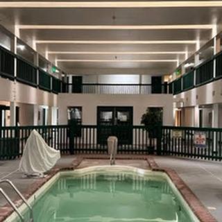 Budget Inn - 2