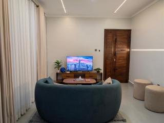 The Modern Hakuna Matata Apartment in Munyonyo - 0