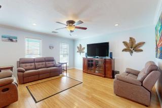 Ocean View 5BR l Steps to Beach l Pet-Friendly - 4
