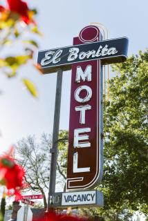 El Bonita Motel - 1