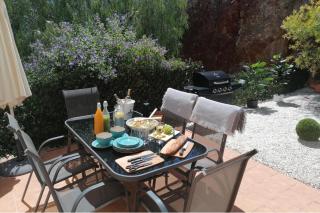 2 Bed House Sleeps 4 - Pool Sea Views Parking - 1