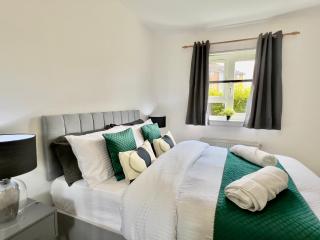 Stylish City Apartment with Free Parking near Town - 5