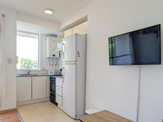 Full equipado con fast wifi y balcón - cerca de facultad de medicina o terminal omnibus - 3