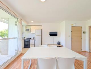 Full equipado con fast wifi y balcón - cerca de facultad de medicina o terminal omnibus - 4