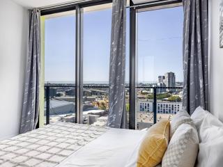 Modern 2BR Apt City Views and Resort Style Living - 7