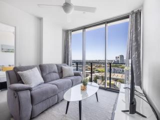 Modern 2BR Apt City Views and Resort Style Living - 6