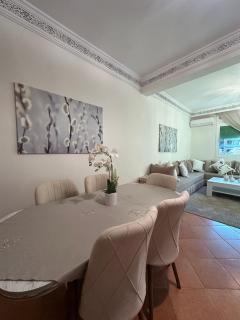 Central 2BR Apartment with Pool 3 min from Train Station, Marrakech - Marraquexe - 8