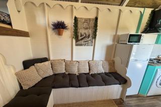 Chalet Sleeps 2 - Pool Balcony Mountain Views - 8