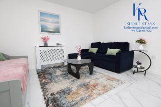 6BDR Stylist Home - 4 Parking Family & Contractor - 2