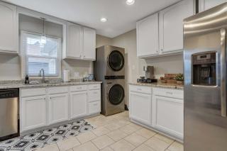 Bonny Estate Two-Unit Group Stay w Hot Tub - 6