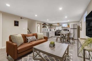 Bonny Estate Two-Unit Group Stay w Hot Tub - 8