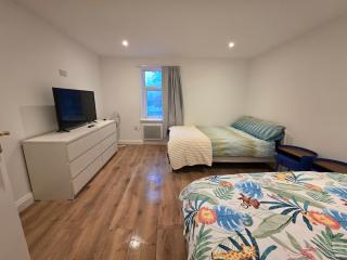 Modern Peckham Rye London Apartment Zone 2 Location - 1