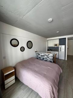 Bright studio apartment with balcony - 6