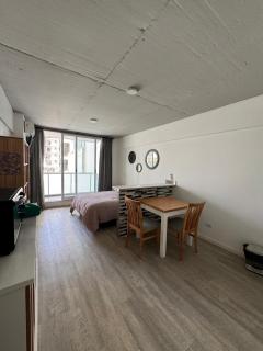 Bright studio apartment with balcony - 2