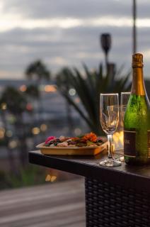 Luxury Hilltop Retreat in the City - Amazing View - 6