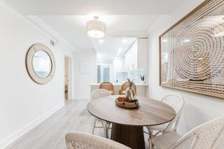 Boca Intercoastal Stay by Aureum, Pool, Gym, Walk to Beach - 8