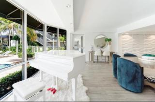 Boca Intercoastal Stay by Aureum, Pool, Gym, Walk to Beach - 3