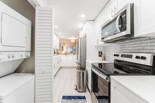 Boca Intercoastal Stay by Aureum, Pool, Gym, Walk to Beach - 1