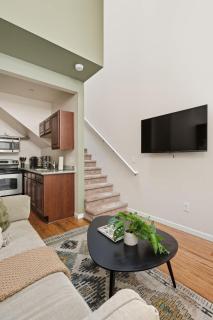 Upscale NW Portland Lofts - Modern Walkable Central - 3