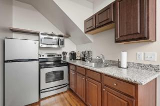 Upscale NW Portland Lofts - Modern Walkable Central - 9